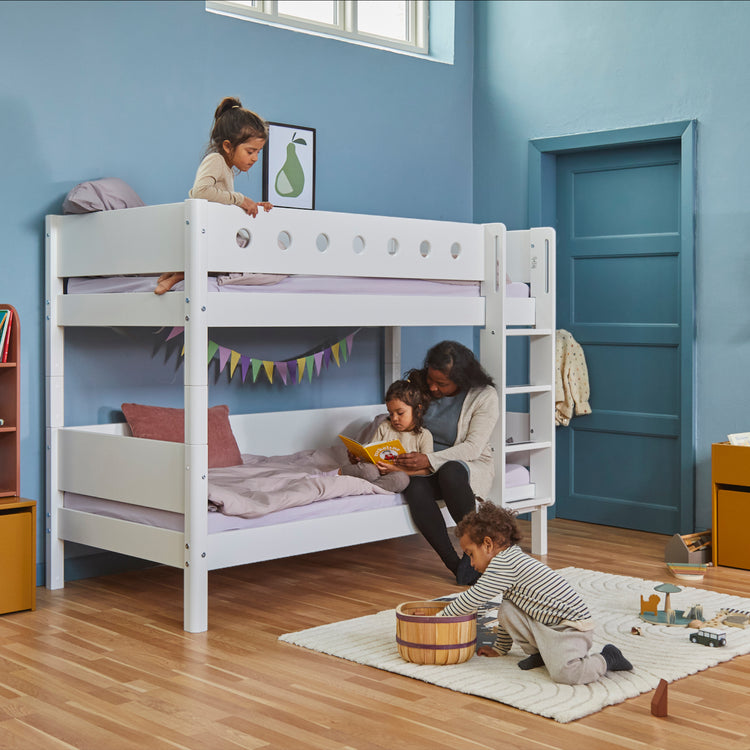 Flexa. White bunk bed with straight ladder - 210cm - White