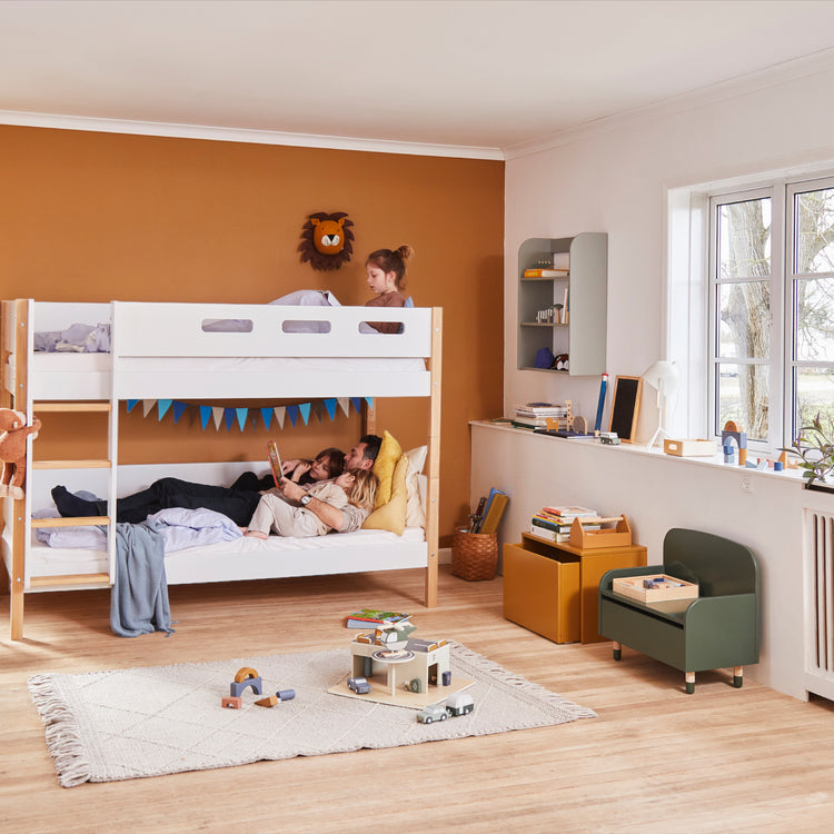 Flexa. Nor bunk bed with straight ladder - 210cm - White / Oak