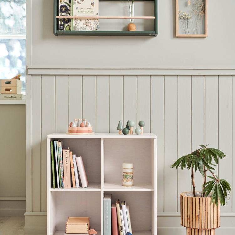 Flexa. Classic bookcase with 4 compartments - White washed