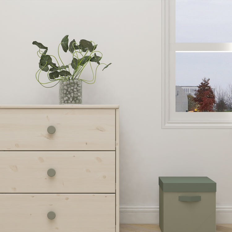 Flexa. Classic chest with 3 drawers and natural green knobs  - White washed