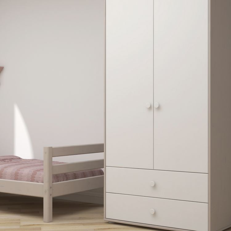 Flexa. Classic wardrobe with extra high and white knobs - Grey washed