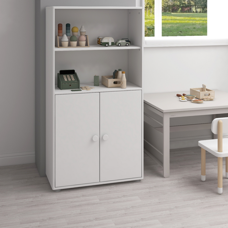 Flexa. Roomie midi bookcase with two doors and white knobs - White