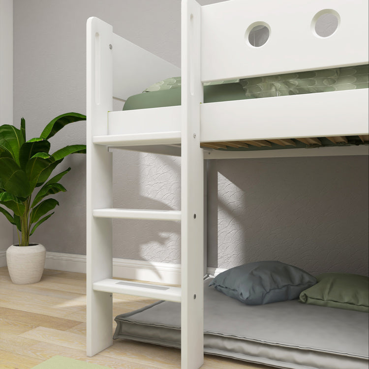 Flexa. White mid-high bed with straight ladder and treehouse bed Fronts - 210cm - White / Natural