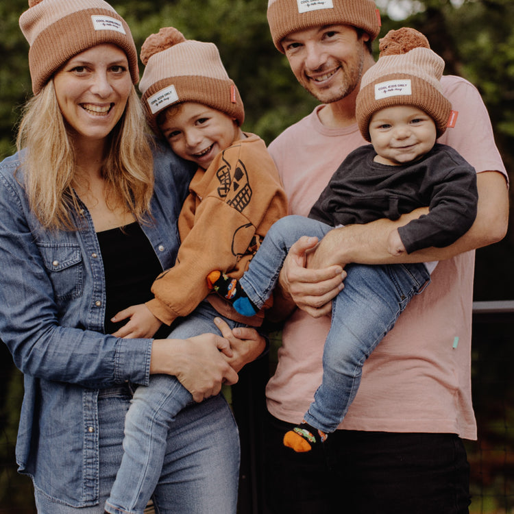 HELLO HOSSY. Color Block Coffee beanie - 9-18 months