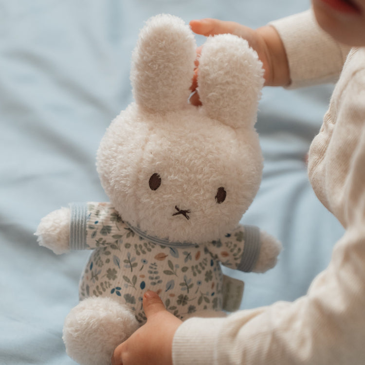 LITTLE DUTCH. Miffy Cuddle 20 cm - Lucky Leaves GRS