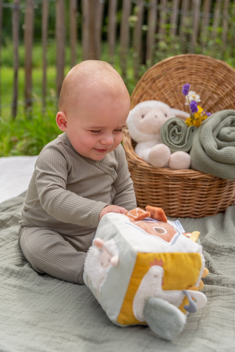 LITTLE DUTCH. Soft activity cube Little Farm