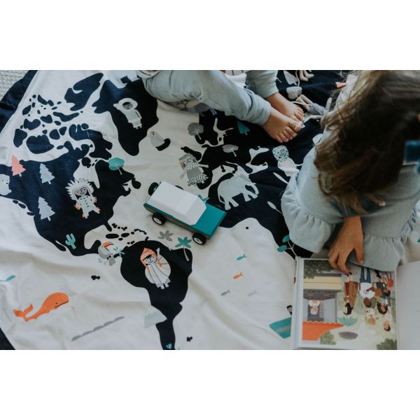 PLAY&GO. 2 in 1 storage bag and playmat. Worldmap