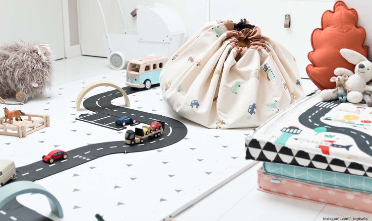 PLAY&GO. 2 in 1 storage bag and playmat. Cars